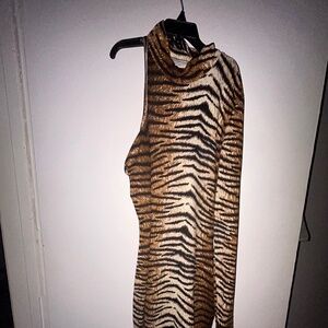 Off shoulder tiger striped Dress